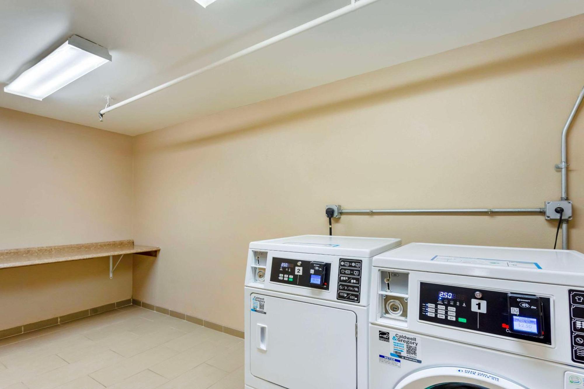 Comfort Inn & Suites Carneys Point Esterno foto