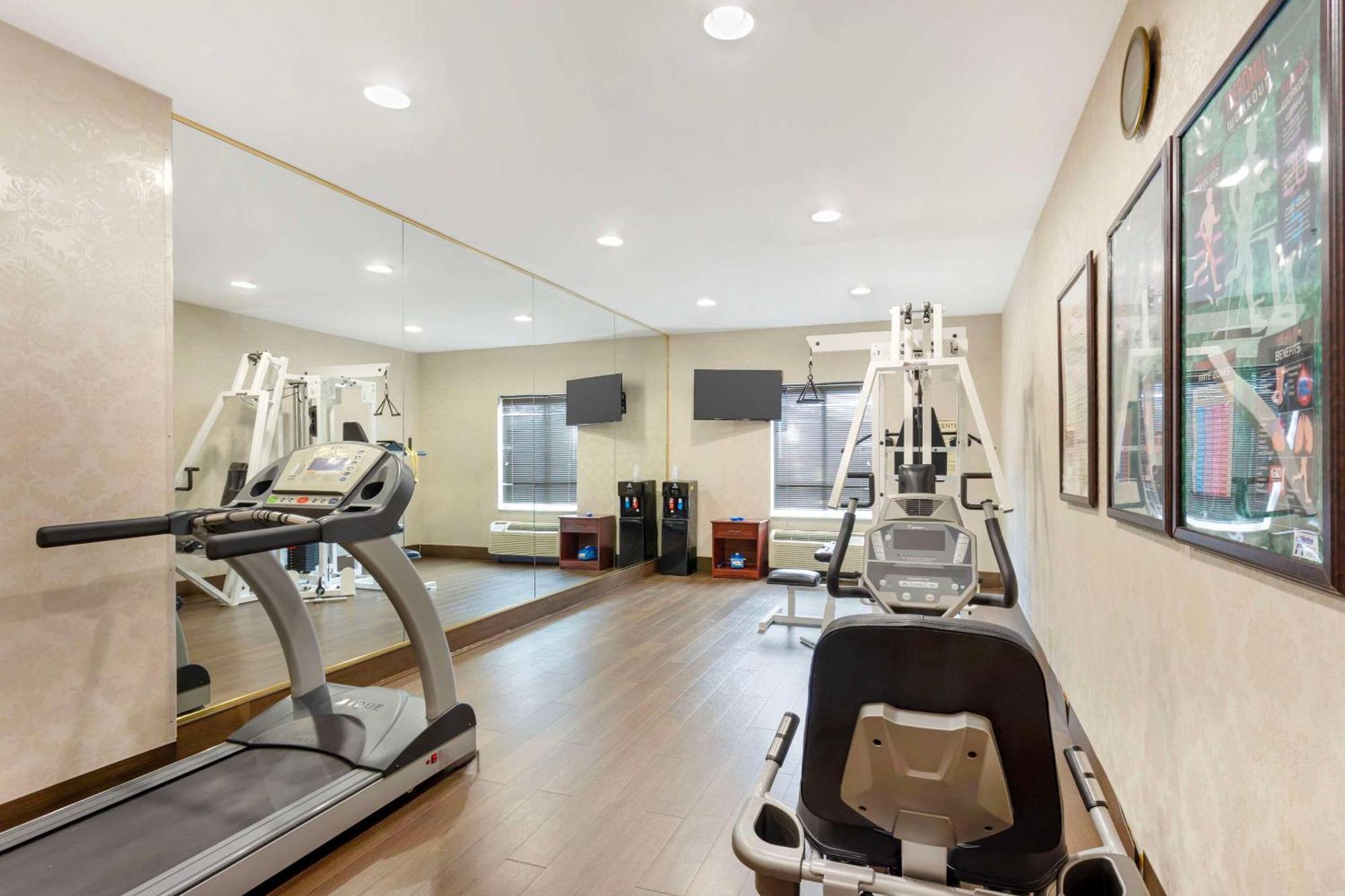 Comfort Inn & Suites Carneys Point Esterno foto