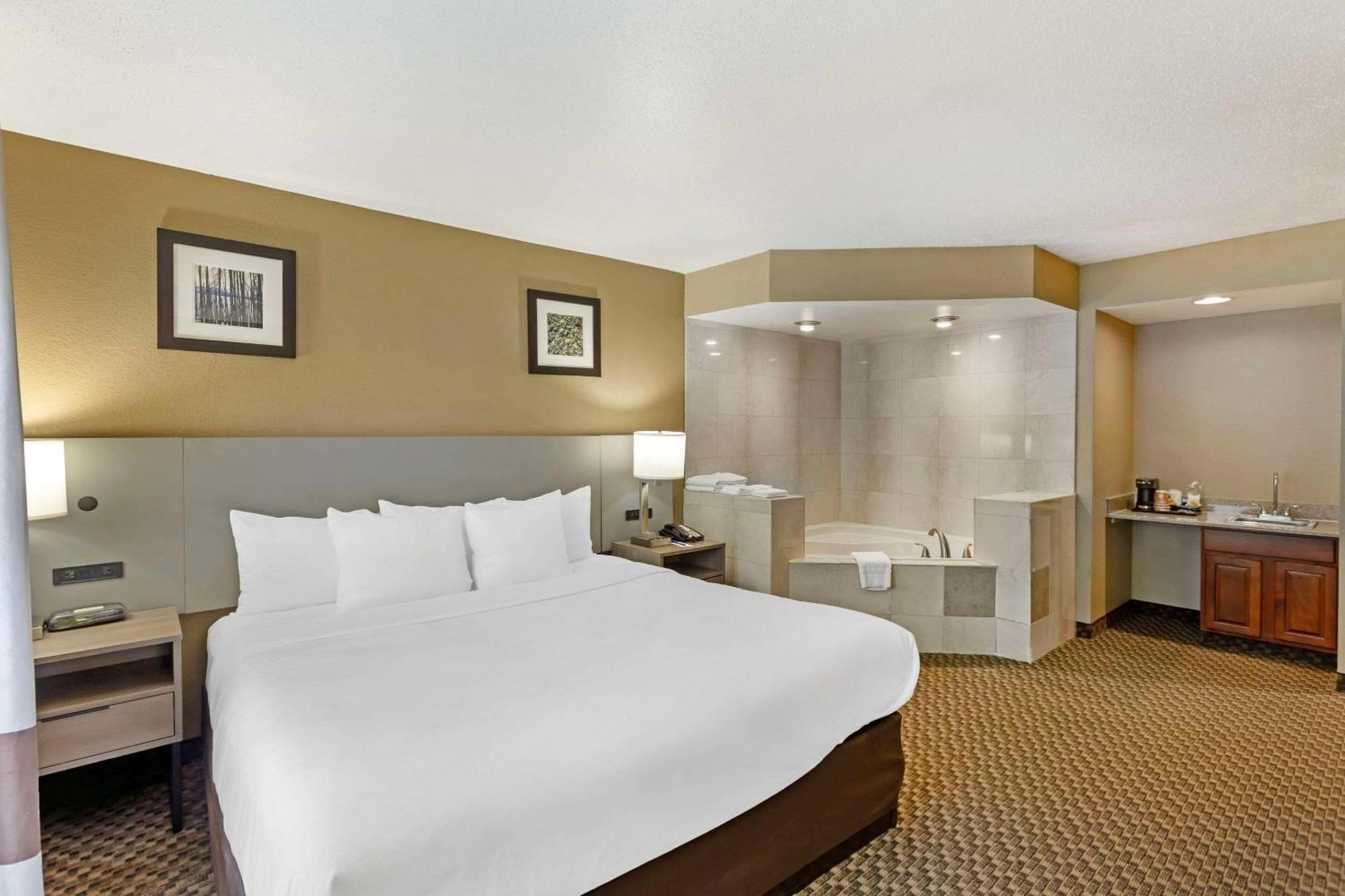 Comfort Inn & Suites Carneys Point Esterno foto