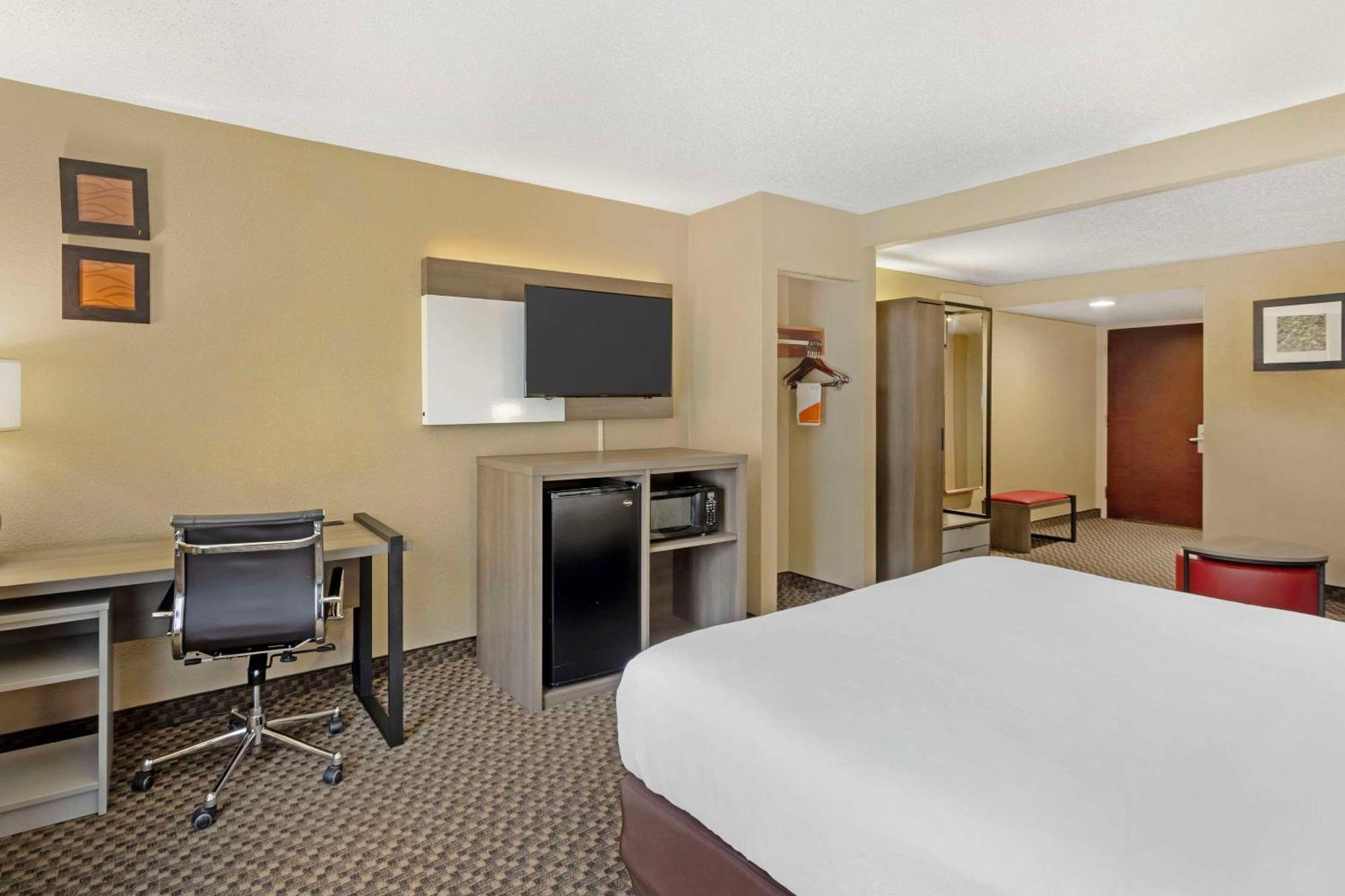 Comfort Inn & Suites Carneys Point Esterno foto