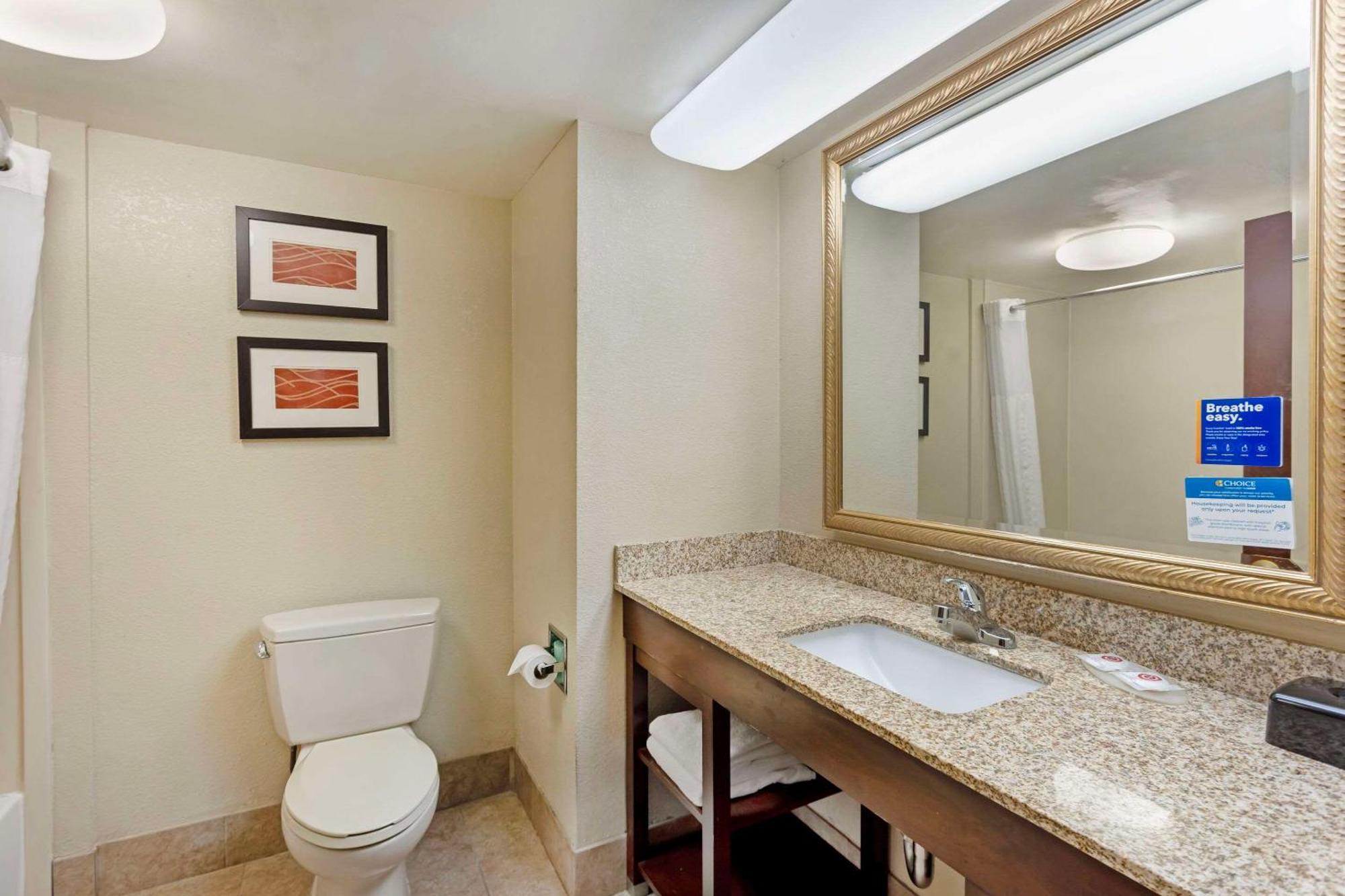 Comfort Inn & Suites Carneys Point Esterno foto
