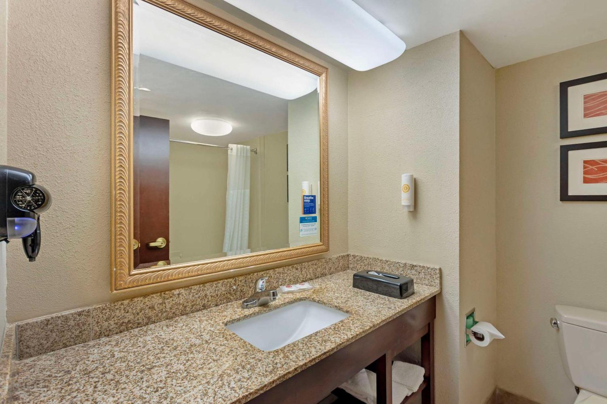 Comfort Inn & Suites Carneys Point Esterno foto