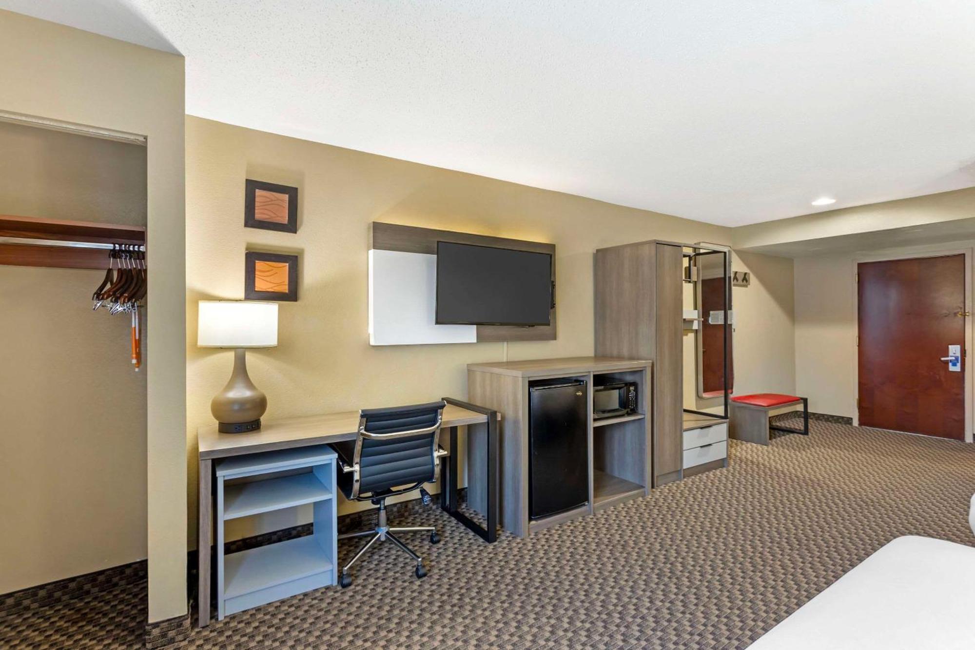 Comfort Inn & Suites Carneys Point Esterno foto